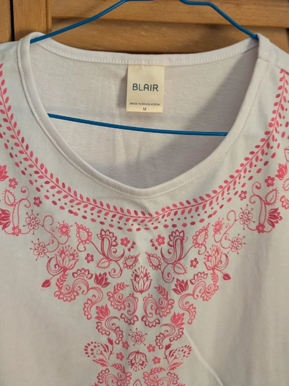 Women's BLAIR White S/S Top w/Pink Floral Designs - Size M